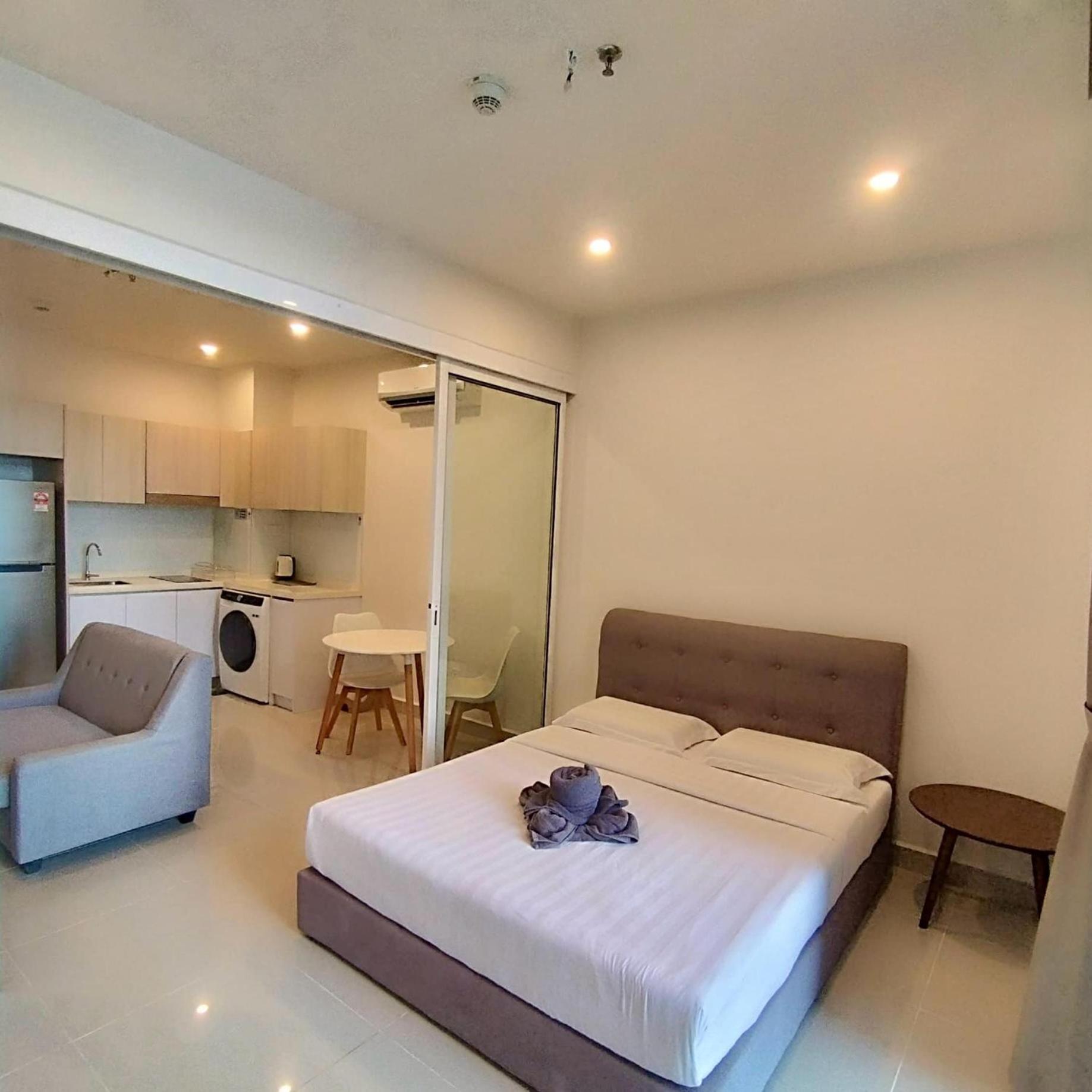 Covesign Suite, The Shore Kota Kinabalu Exterior photo